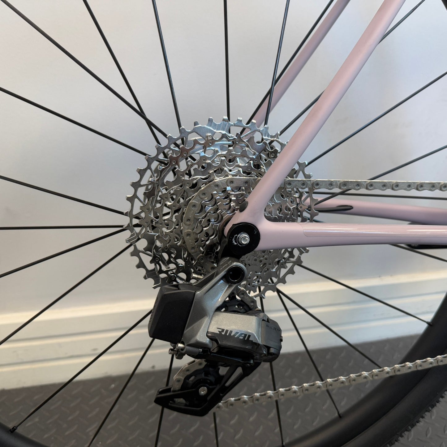 Vielo V+1 Large Rock Salt Sram Rival XPLR