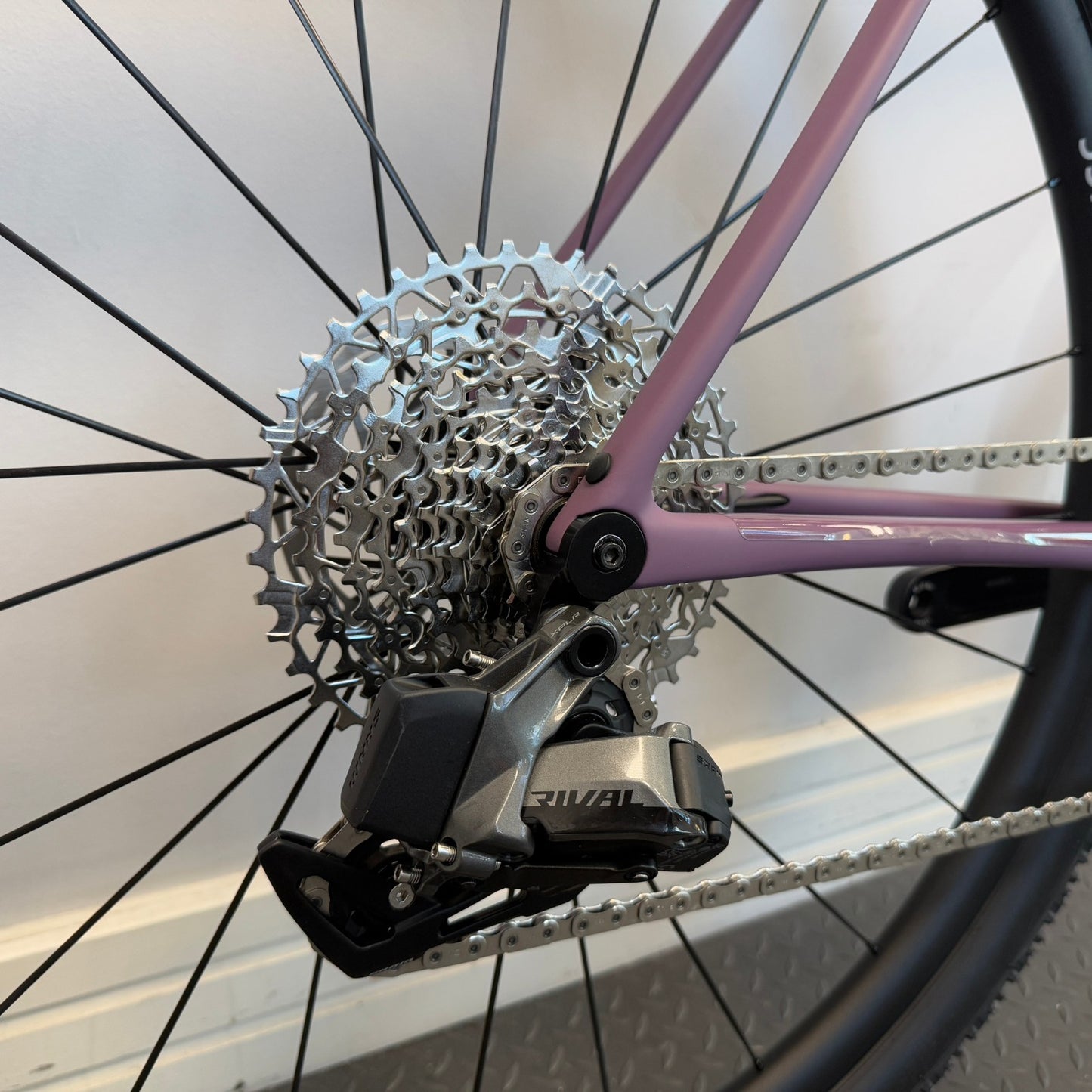 Vielo V+1 Large Plum Sram Rival XPLR